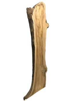 Olivenholzbohle Kunstvolle und stabile Bohle mit natürlicher Form und auslaufender Seite – ein wahres Naturkunstwerk.