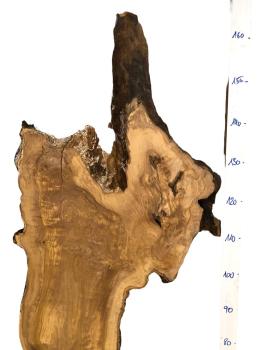 Wunderschönes Olivenholzbrett in sehr ausdrucksstarker, uriger Form – ideal für kreative Projekte und Epoxidharz-Anwendungen.