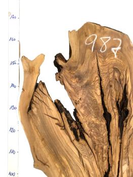 Rustikales, sehr großes Olivenholzbrett mit einzigartigem Charme aus einem 450 Jahre alten Baum – ideal für kreative Projekte und individuelle Designs.