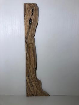 Einmalig schönes Olivenholzbrett mit geraden Anschnitten – ideal für den Thekenbau oder Fensterbänke.