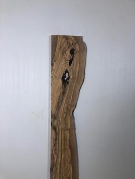 Einmalig schönes Olivenholzbrett mit geraden Anschnitten – ideal für den Thekenbau oder Fensterbänke.
