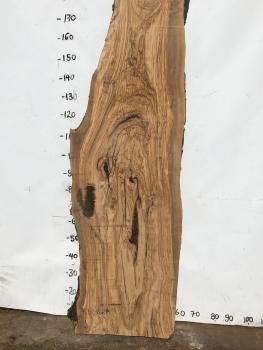 Große Olivenholz Bohle – perfekt für den Bau von Theken, Esstischen oder Arbeitsplatten.