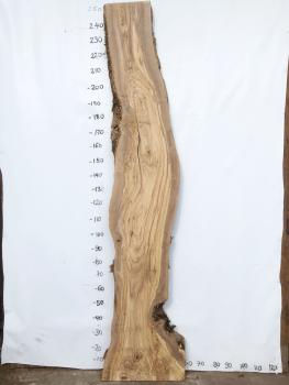 Große Olivenholz Bohle – ideal für den Bau von Theken, Esstischen oder Arbeitsplatten.