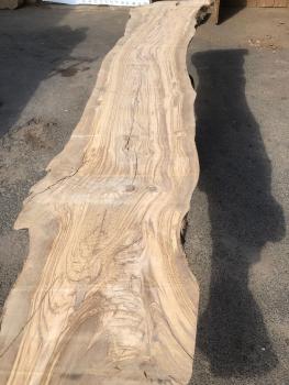 Beeindruckende Olivenholz Bohle – ideal für Tresen, Tische oder Theken