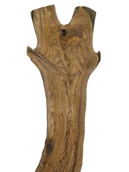 Große, beeindruckende Olivenholz Bohle – ideal für den Bau von Tischen, Theken oder Tresen.