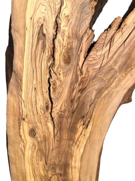Rustikales, sehr großes Olivenholzbrett mit einzigartigem Charme aus einem 450 Jahre alten Baum – ideal für kreative Projekte und individuelle Designs.