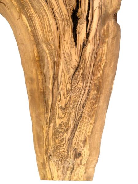 Rustikales, sehr großes Olivenholzbrett mit einzigartigem Charme aus einem 450 Jahre alten Baum – ideal für kreative Projekte und individuelle Designs.