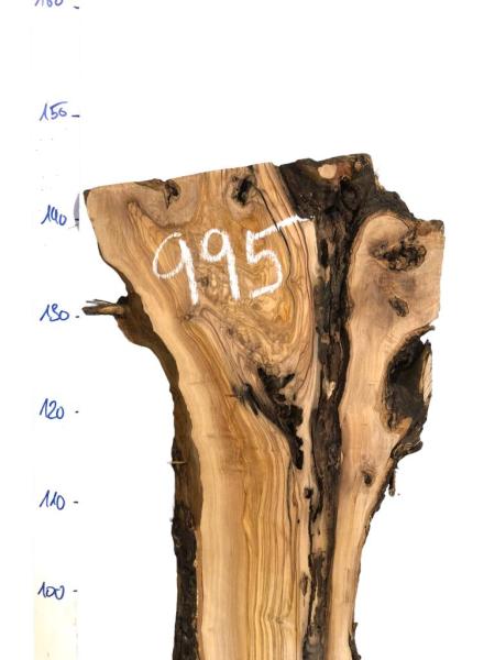 Wunderschönes Olivenholzbrett mit toller Struktur und Maserung – ideal für rustikale Projekte.