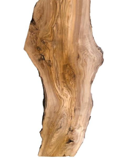 Wunderschönes Olivenholzbrett mit toller Struktur und Maserung – ideal für rustikale Projekte.