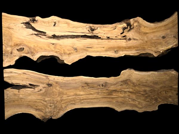 Rivertable Set aus zwei charaktervollen Olivenholzbrettern, perfekt für kreative Projekte und individuelle Gestaltung.