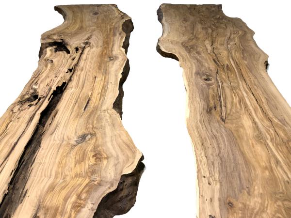 Rivertable Set aus zwei charaktervollen Olivenholzbrettern, perfekt für kreative Projekte und individuelle Gestaltung.