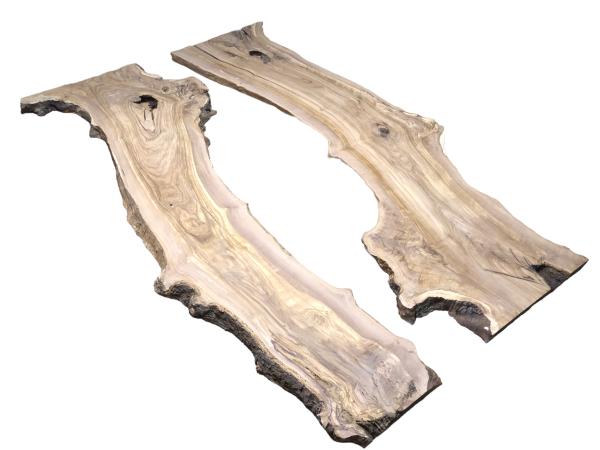 Vorbereitetes Rivertable Set aus zwei traumhaft strukturierten Olivenholzbrettern, ideal für kreative Tischprojekte.