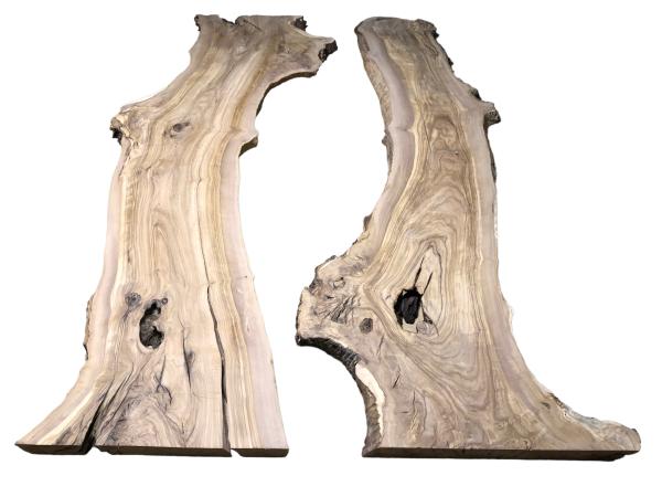 Vorbereitetes Rivertable Set aus zwei traumhaft strukturierten Olivenholzbrettern, ideal für kreative Tischprojekte.