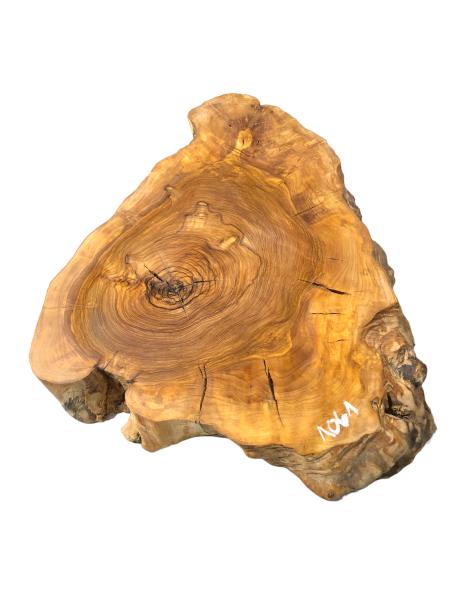 Bezaubernde, fertig geschliffene und geölte Scheibe vom Olivenbaum, ideal für individuelle Projekte.