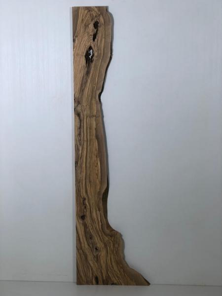 Einmalig schönes Olivenholzbrett mit geraden Anschnitten – ideal für den Thekenbau oder Fensterbänke.