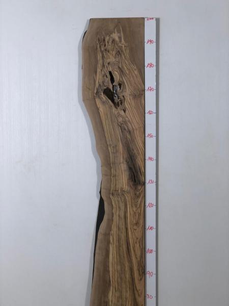 Einmalig schönes Olivenholzbrett mit geraden Anschnitten – ideal für den Thekenbau oder Fensterbänke.