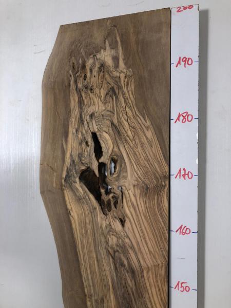 Einmalig schönes Olivenholzbrett mit geraden Anschnitten – ideal für den Thekenbau oder Fensterbänke.