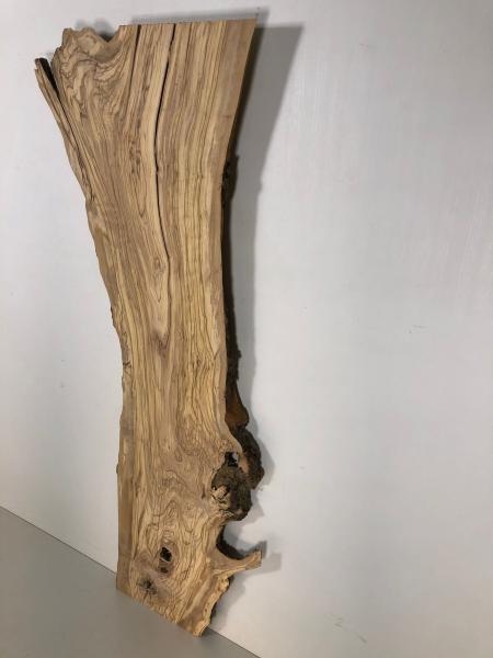 Selten großes Olivenholzbrett mit einzigartiger Maserung – perfekt für edle Tisch-Projekte und kreative Designs.