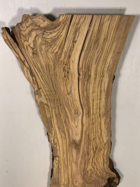 Selten großes Olivenholzbrett mit einzigartiger Maserung – perfekt für edle Tisch-Projekte und kreative Designs.
