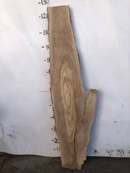 Olivenholzbrett mit "zwei Gesichtern" – ideal für kreative Epoxidharz-Projekte.