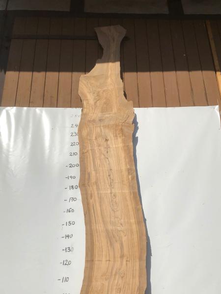 Beeindruckende Olivenholz Bohle – ideal für Tresen, Tische oder Theken