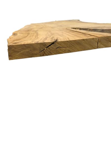 Eindrucksvolles breites Olivenholzbrett, ideal für kreative Projekte.